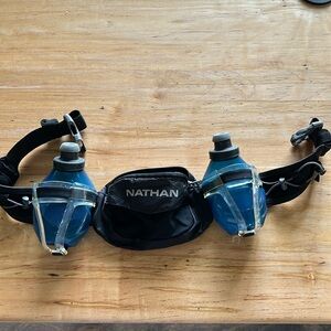 Nathan TrailMix Plus hydration belt